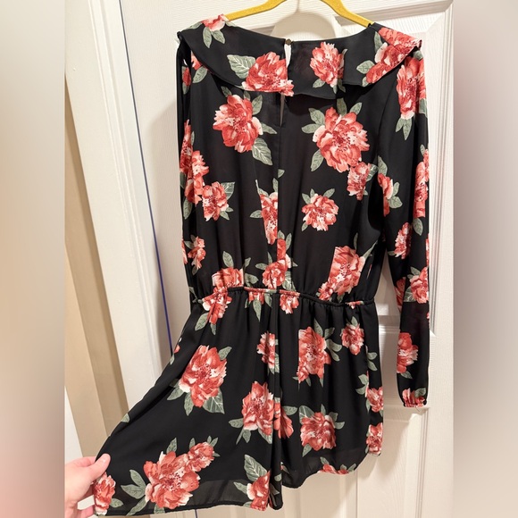 Plus-size 0x Forever21 Floral Ruffle Long Sleeve Romper - Picture 2 of 3